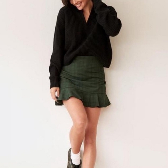 Aritzia Dresses & Skirts - ARITZIA, SUNDAY BEST, Fall, Spring, School Girl, Forest Green, Mini Skirt Sz 4